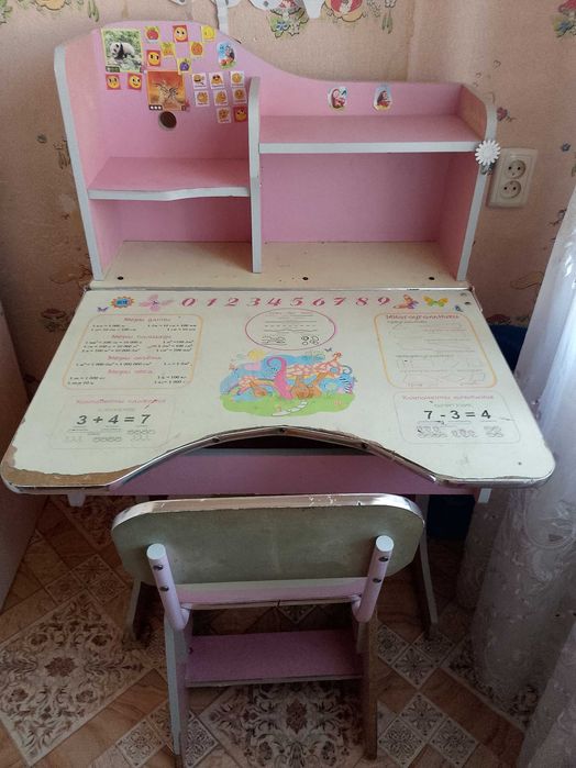 Шкільна парта зростаюча