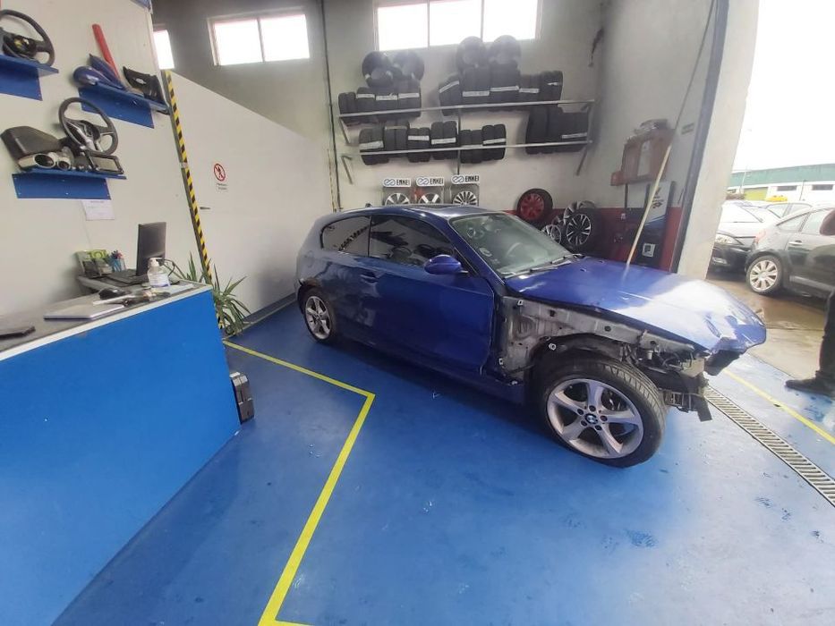 BMW 123 D c/ GPS às peças