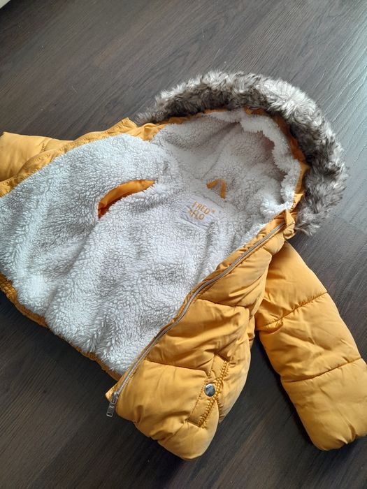 Детская куртка на ребёнка 6-9 месяцев