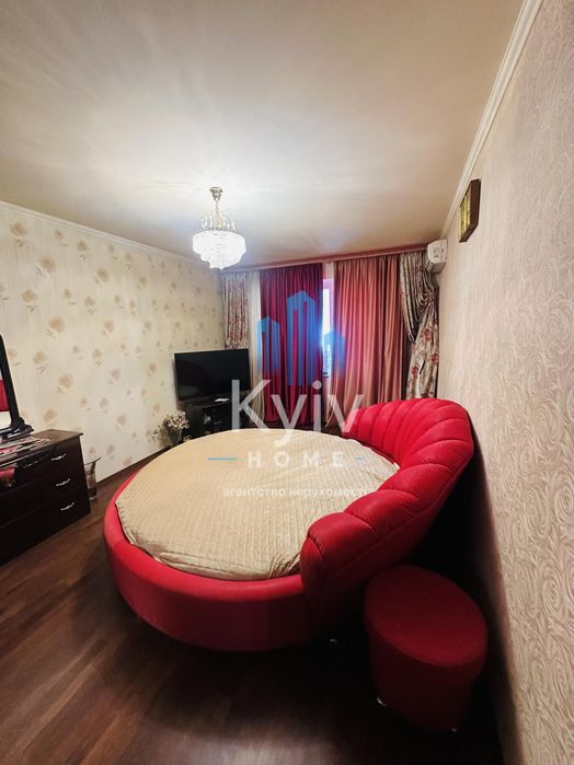 Продаж квартири з ремонтом та меблями/ 3 кімнатна/ Позняки/ Київ