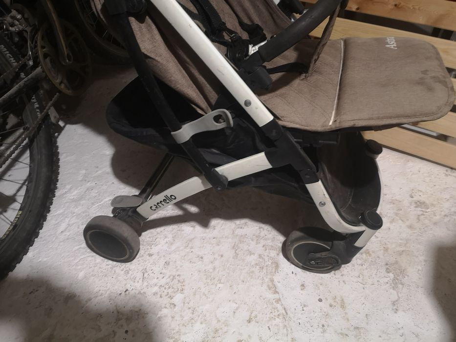 Wózek spacerowy carrello tanio mały po złożeniu lekki
