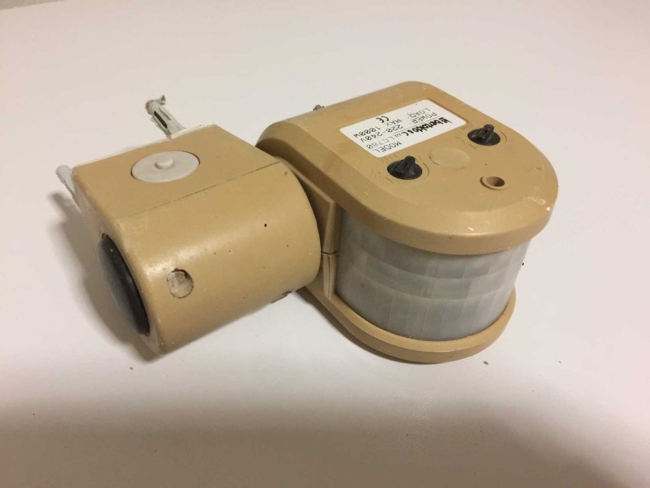 Detetor automático movimento (portes incluídos)