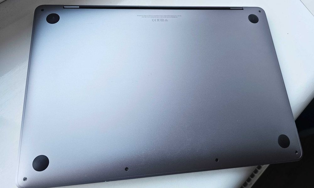 Продам Macbook Pro 13,3 (A2159 8gb/256G Space Gray) - відмінний стан