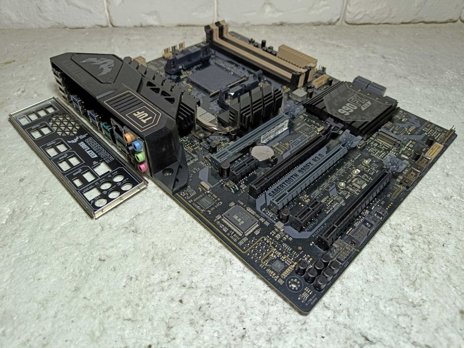 Материнська плата AMD ASUS SABERTOOTH 990XF R3.0 sAM3+ під FX ТОПОВА!