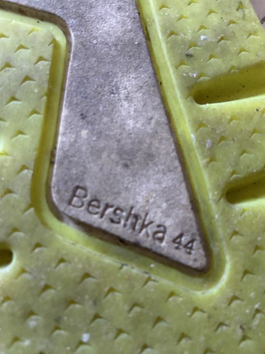 Sapatilhas 44 usadas