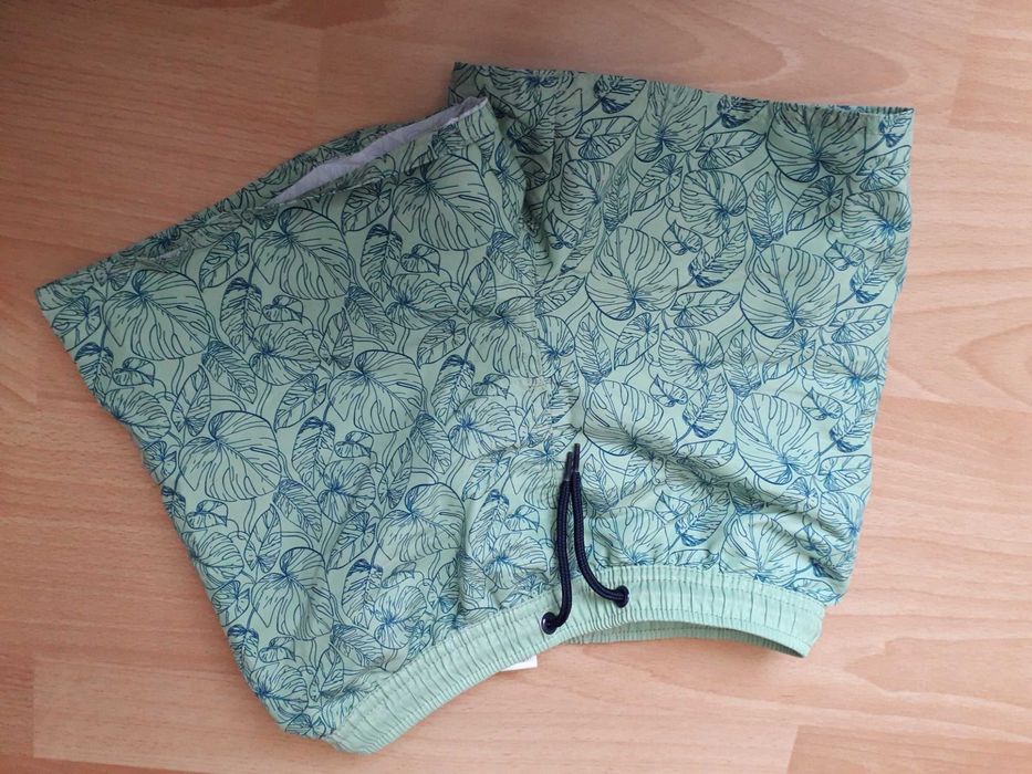 krótkie spodenki kąpielówki z siateczką 128/134