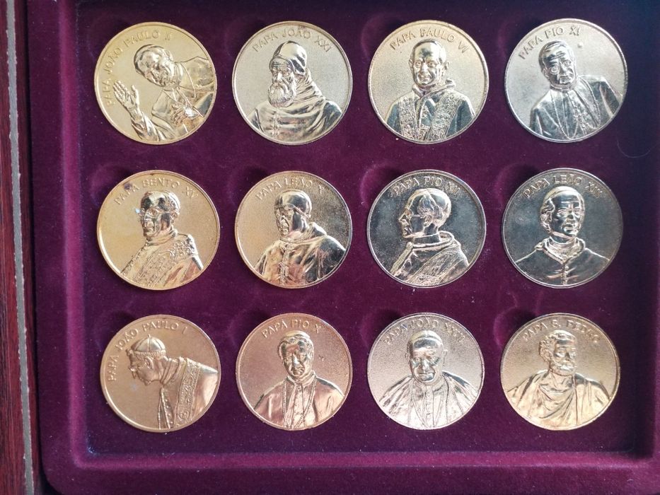 MEDALHAS PAPAS -Apenas 20€