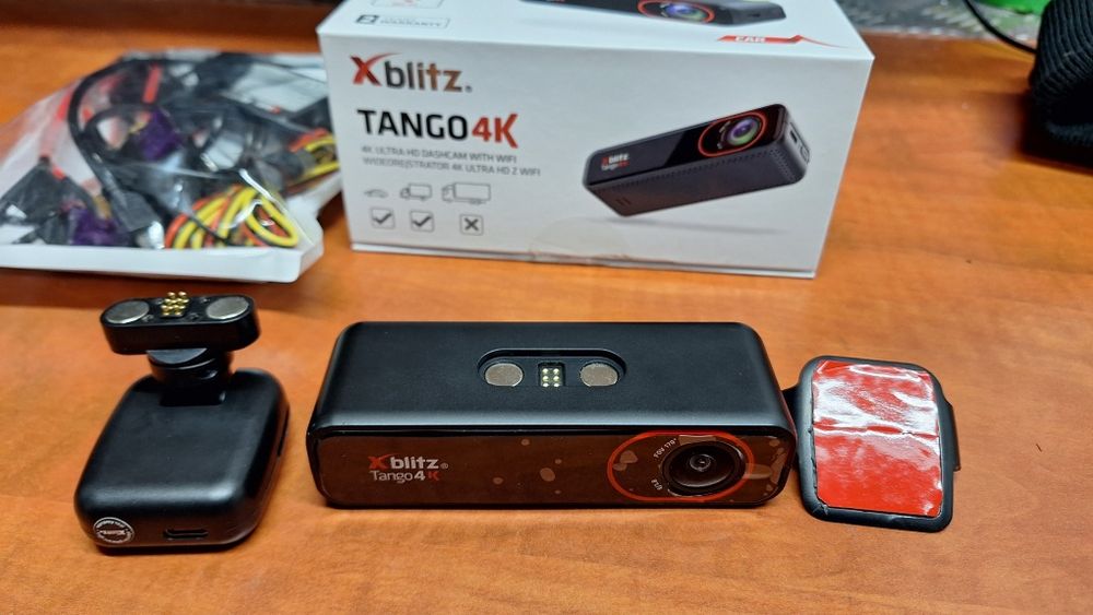 Xblitz TANGO 4K używany z zasilaniem trybu parkowania