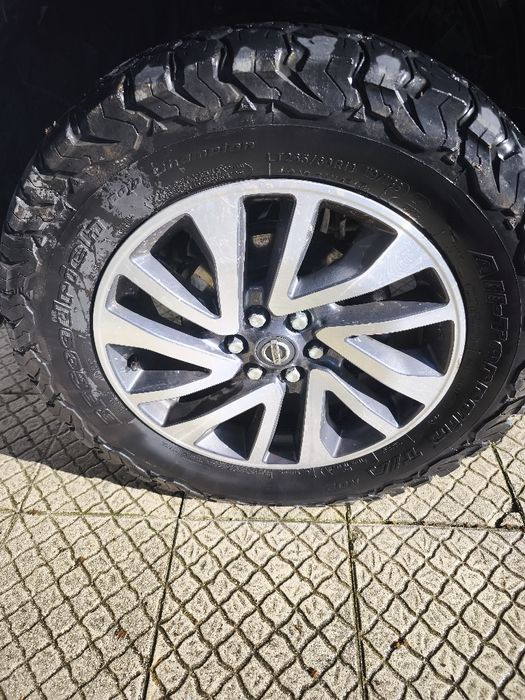 4 jantes com respectivos pneus