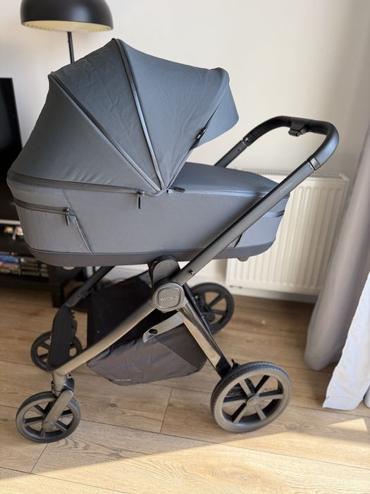 Wózek 2w1 Carrello Omega Plus (spacerówka nowa) + adaptery