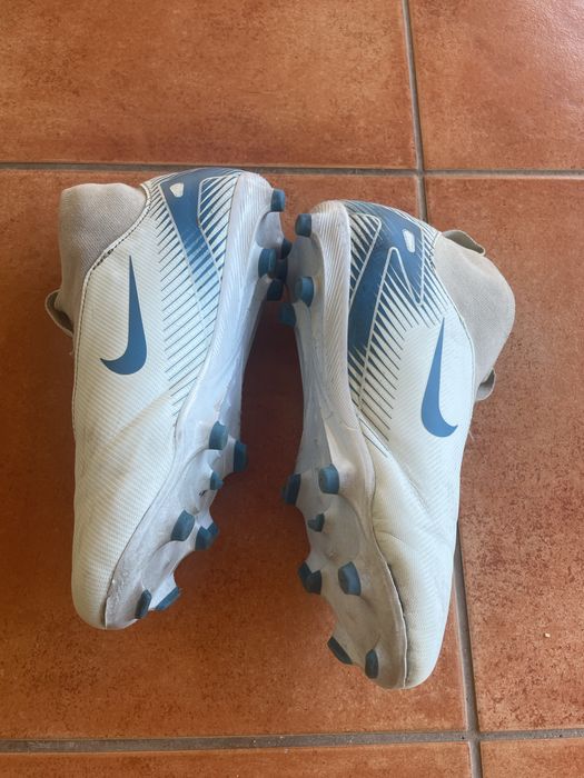 Chuteiras pra despachar