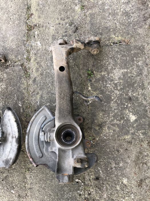 Передні цапфи права ліва VW Passat b5 Audi A6C5 маю під різні мотори