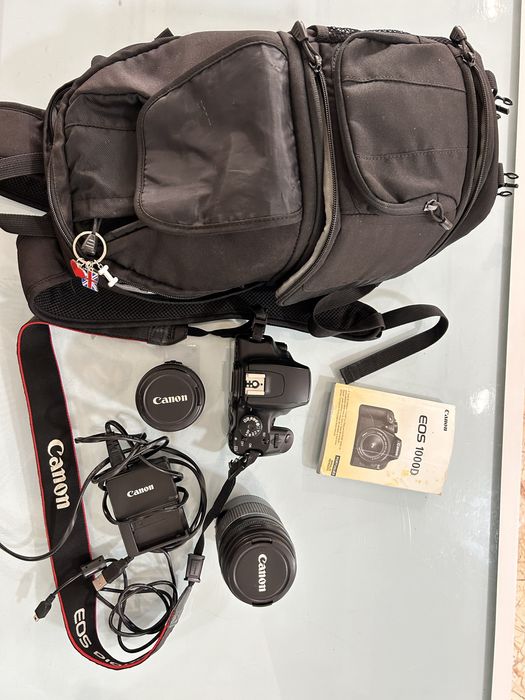 MÁQUINA CANON 1000D + 1 objetiva