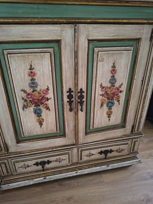 Sapateira pintada à mão estilo D. Maria