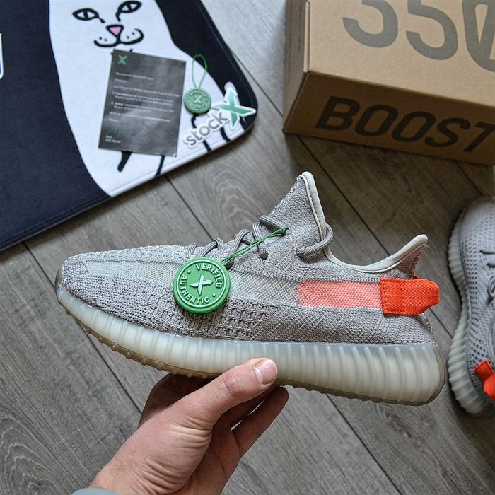 Мужские кроссовки Adidas Yeezy Boost 350 V2 'Tail Light' 40-45