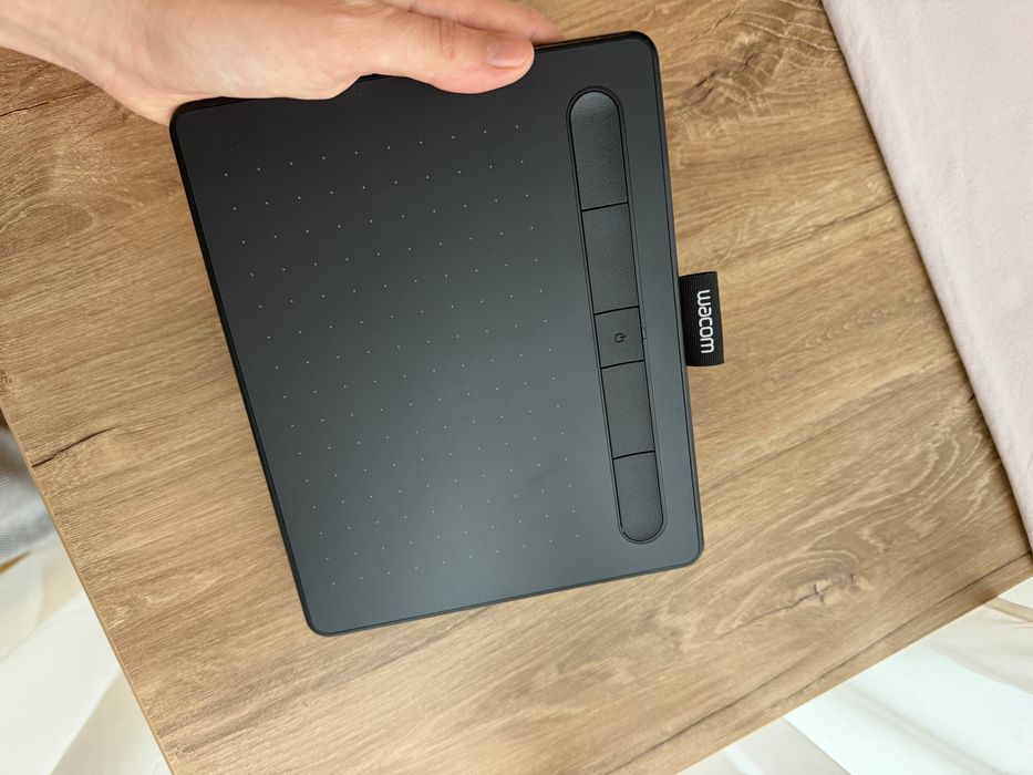Графічний планшет Wacom Intuos