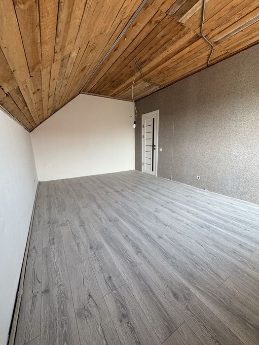 Будинок в Крихівцях з частковим ремонтом!!!