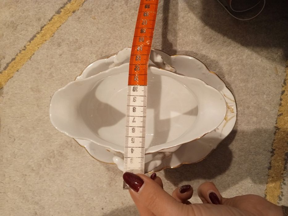 Sprzedam porcelanowa sosjerke