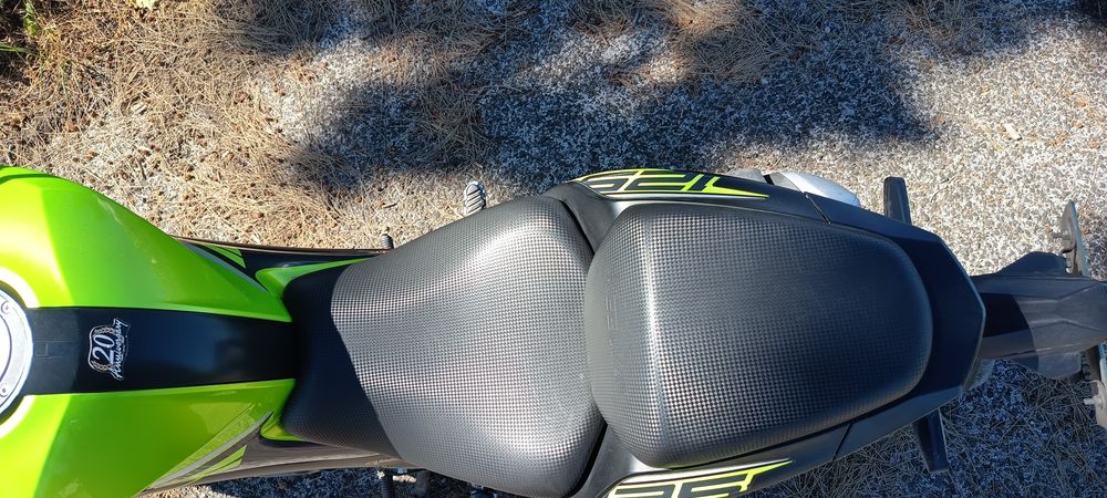 Moto    125   cc