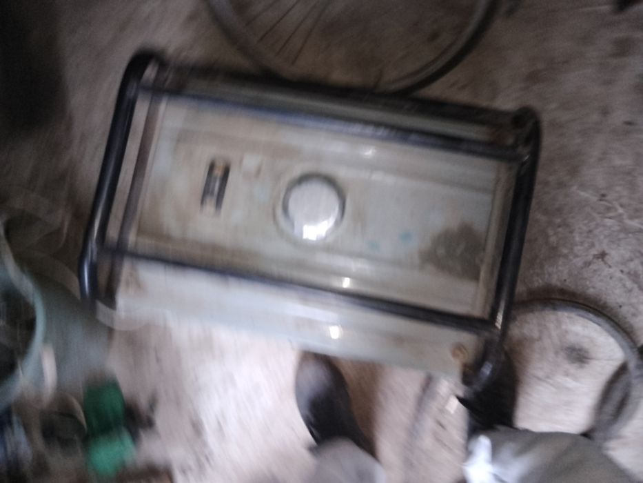 Продам бензо генератор