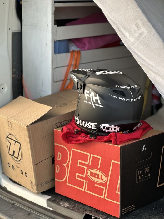 Capacete BELL MX 9 NOVO