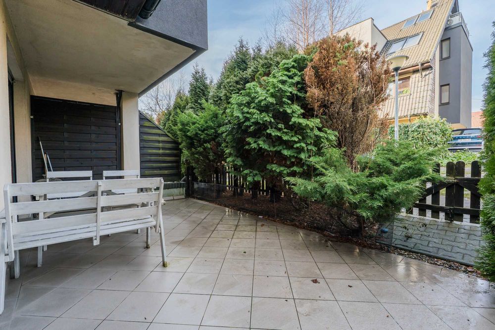 2 pokoje, 54m² z dużym tarasem-patio. Pet-friendly!