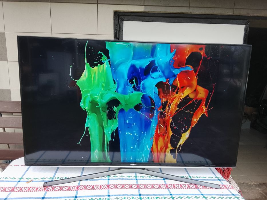 Samsung, діагональ 49 дюймів.
