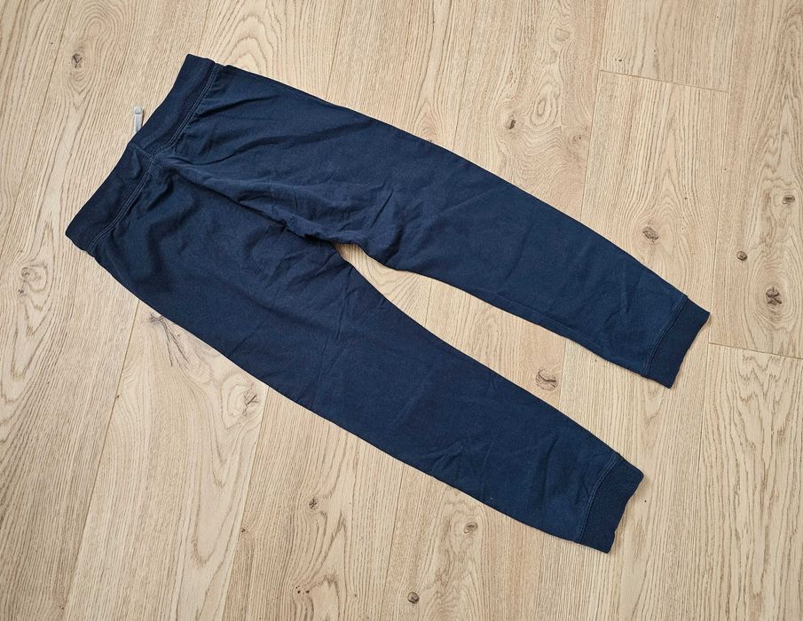 Spodnie dresowe dla chłopca 140-146