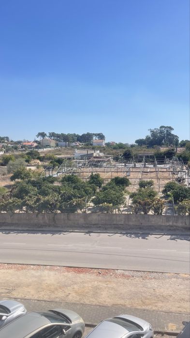 Sala/quarto para arrendar em fernão ferro, Quinta das laranjeiras, 450€ -Entrada imediata