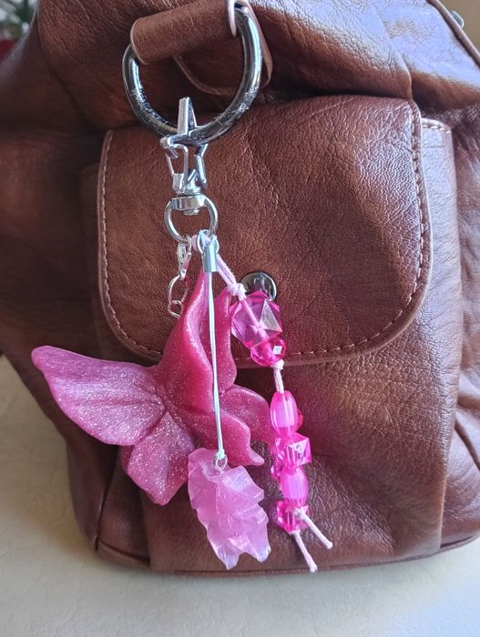 Bag charm artesanal borboleta