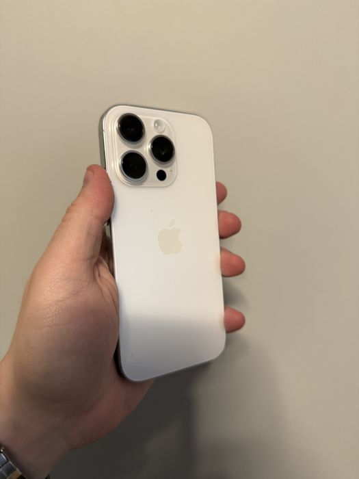 Apple iPhone 16 Pro 256Gb. ( White Titanium ) , ( e - Sim )