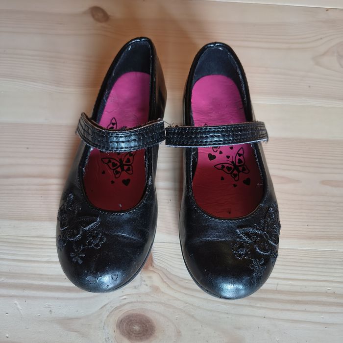 Buty galowe skórzane czarne z paskiem