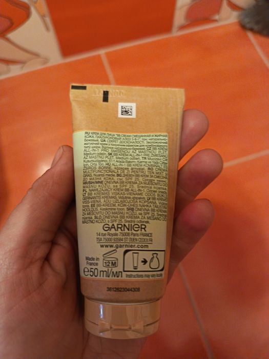 Krem BB Garnier skin
