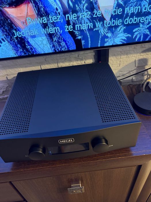 HEGEL  H400  całkowicie nowiuteńki
