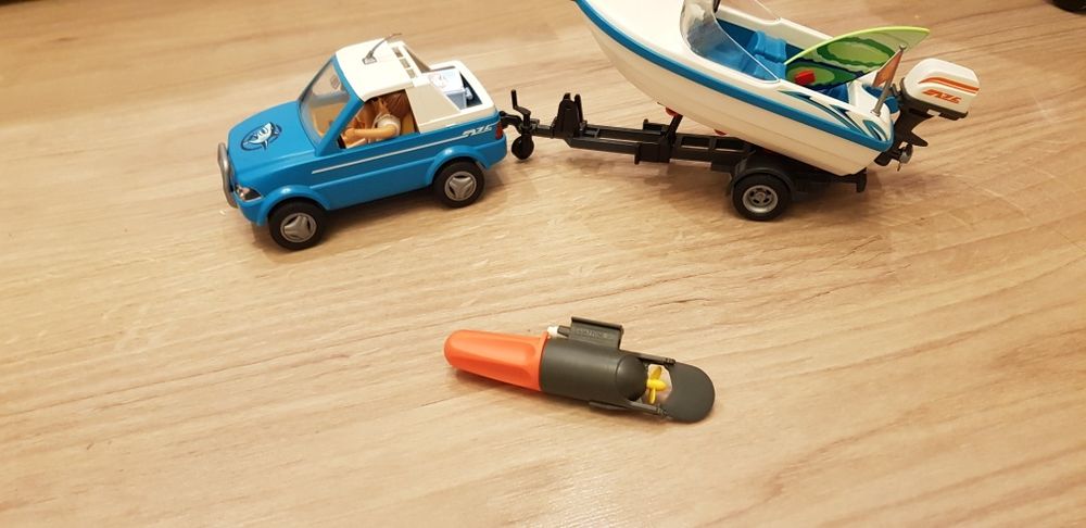 Samochód z przyczepką Playmobil