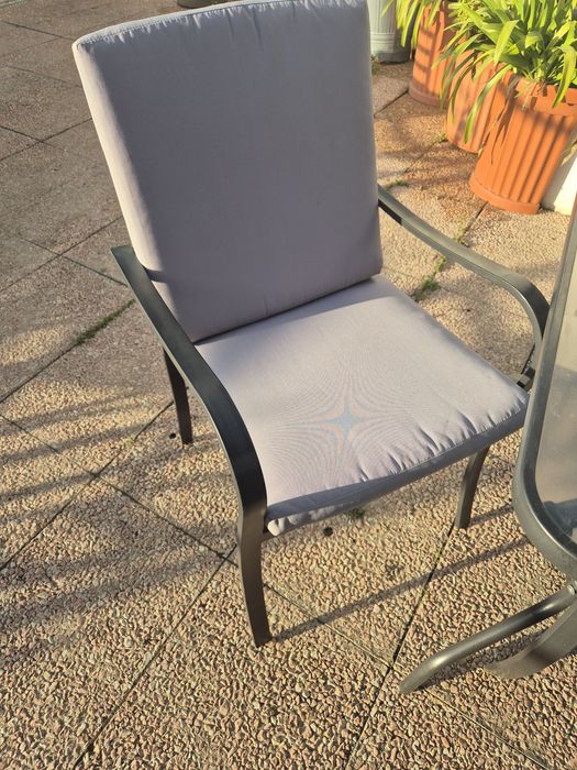 Conjuntos de mesas e cadeiras esplanada