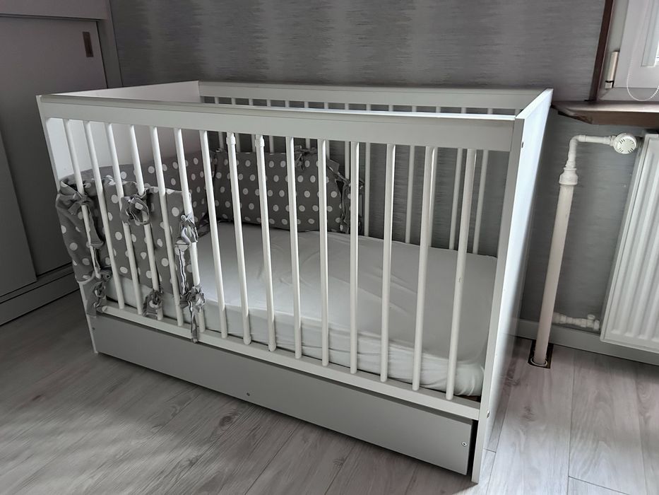 Łóżeczko niemowlęce białe z pojemnikiem