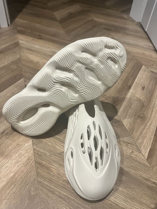 Yeezy foam runner