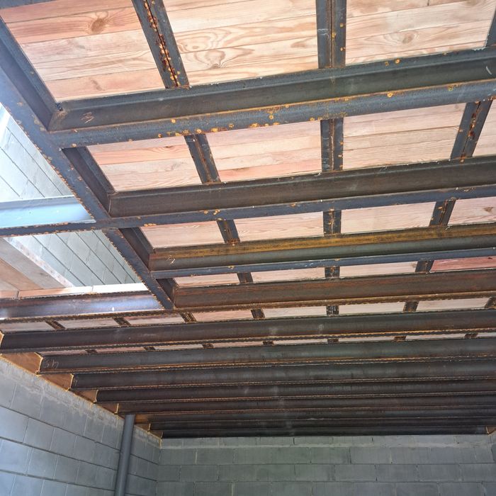 Продам двоповерховий гараж