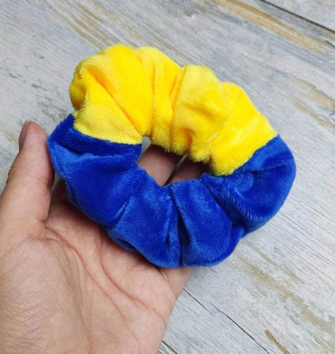 Гумка велюрова для волосся патріотична (жовто-блакитна) 10см