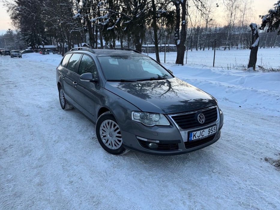 Авто на повному бойовому ходу
Заводиться з пів оберту і в мороз і на гарячу
Ходова у відмінному стані, жодного зайвого звуку
Мотор не димить працює рівно
По щепленню також проблем ніяких немає
Два оригінальних ключа
Все працює
Авто доїде куди завгодно
Зверніть