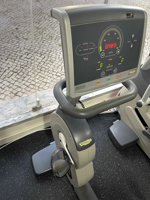 Technogym – Bicicleta Reclinada Excite 500 – Excelente Estado