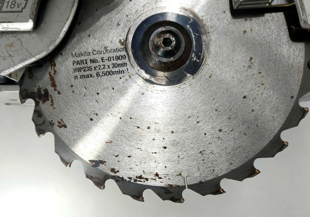 pilarka tarczowa makita dhs900zu 2x18v 235mm