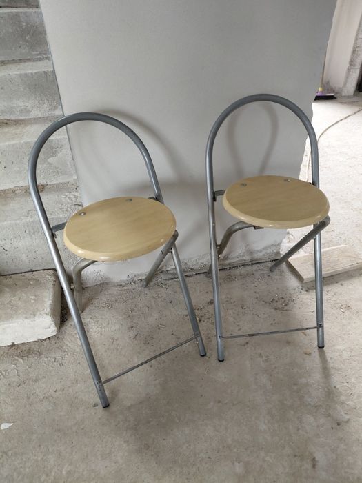 Składane stołki kuchenne, taborety, hakery. Transport