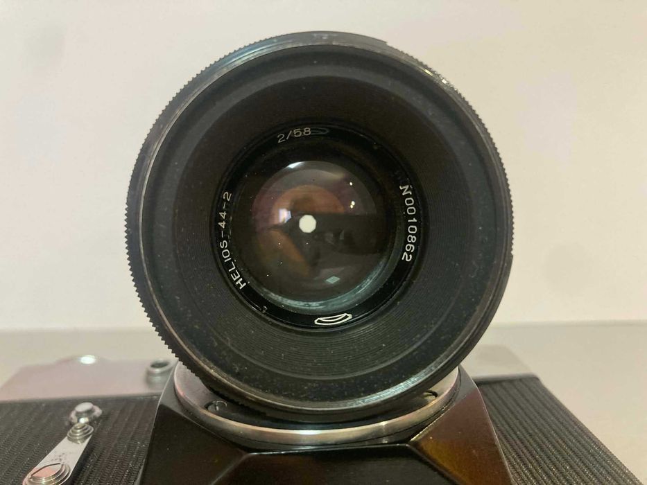 Зенит -в с обьективом гелиос-44-2 а номер 0010862