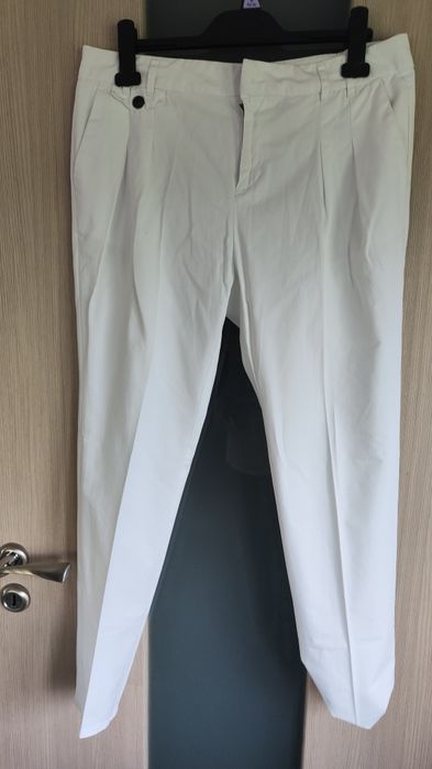 Białe spodnie Zara