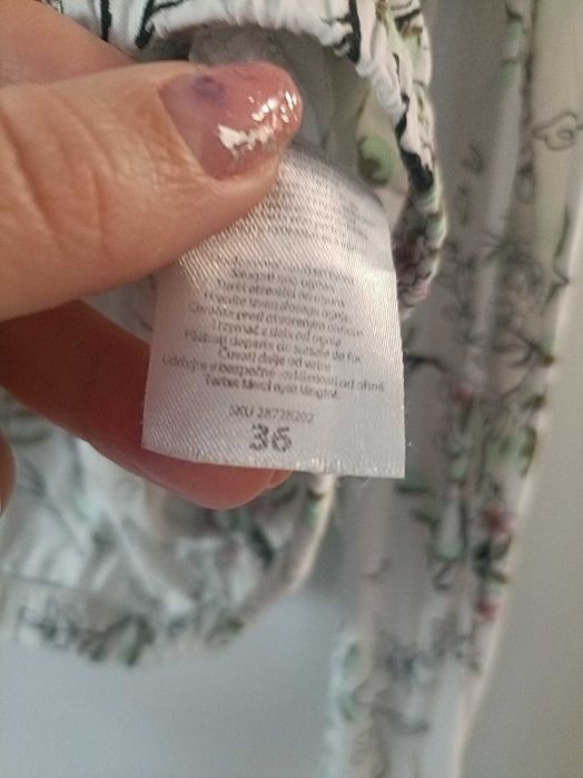 Bluzka elegancka  z motywem kwiatków
