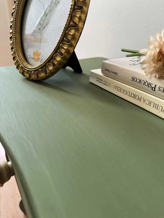 Mesa de cabeceira verde restaurada com envio gratuito ou em mão