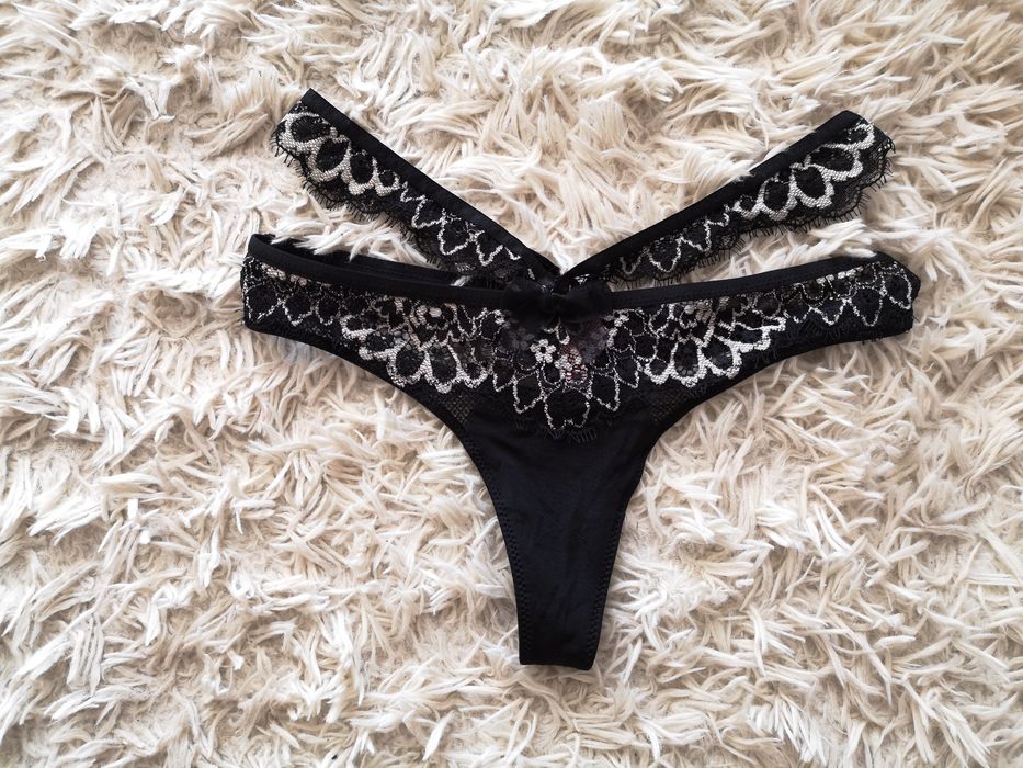 Stringi koronkowe Hunkemöller rozm. XS