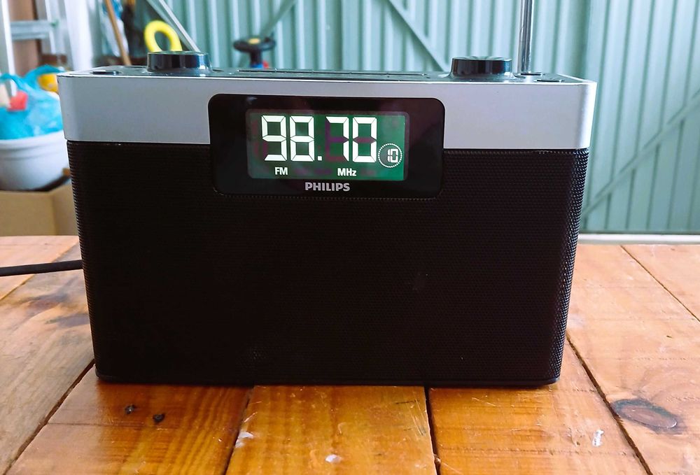 Rádio Philips modelo AE2430